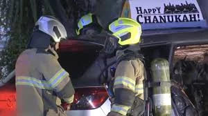 В пригороде Мельбурна подожгли автомобиль с надписью «Счастливой Хануки»