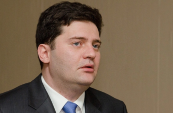 Keçmiş müdafiə naziri saxlanılıb