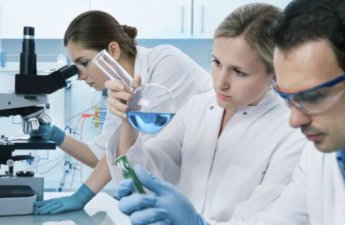 Azərbaycanda elmi tədqiqatla məşğul olan qadınların sayı xeyli artıb