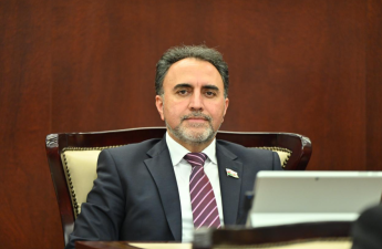 Deputat Müşfiqabad qəsəbəsində istilik problemindən danışdı