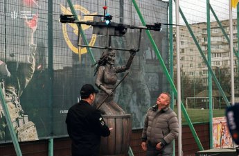 Легендарный украинский дрон увековечили в бронзе