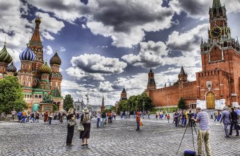 Yetkinlik yaşına çatmayanlar üçün Rusiya ərazisinə giriş və çıxış qaydaları dəyişib