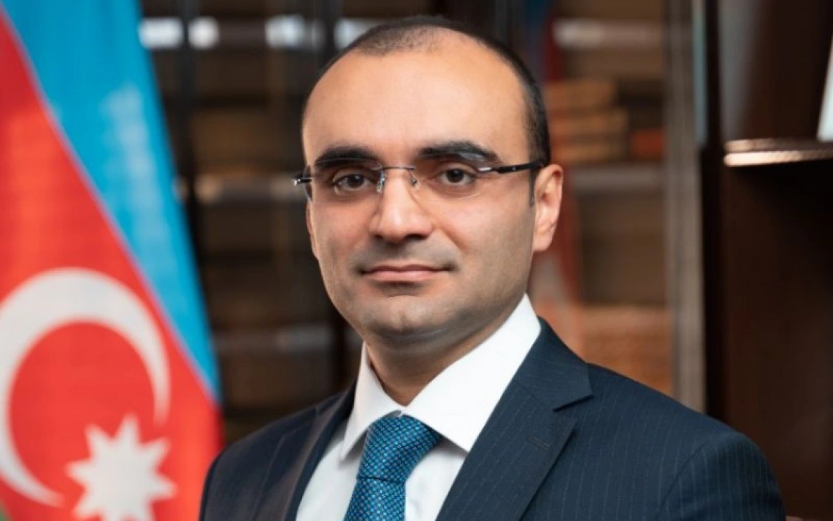 İcra başçısı müavinini işdən çıxartdı - FOTO