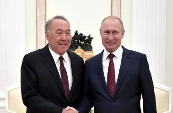 Putin Nursultan Nazarbayevlə görüşdü