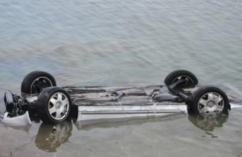 Sabirabadda avtomobil kanala aşıb, ölən var