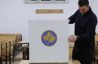 Kosovoda növbədənkənar parlament seçkilərində səsvermə keçirilir