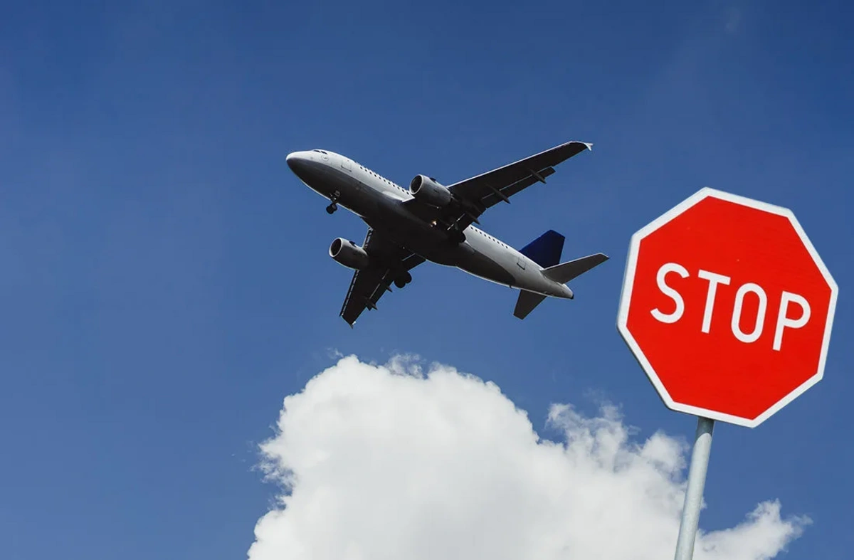 Латвия продлила запрет на полеты у границ с Беларусью и РФ