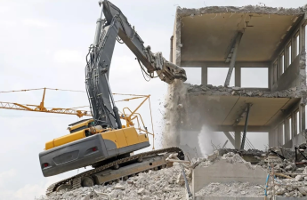 Bakıda qəzalı və plana düşən köhnə tikililərin TALEYİ: Söküntü nə vaxt başa çatacaq?