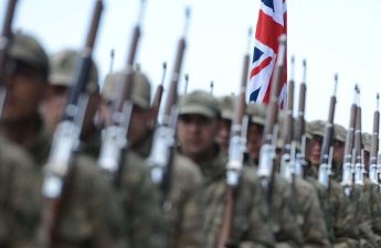 Böyük Britaniya gəncləri orduya cəlb edir: Bu qədər maaş verəcək