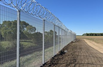 Латвия достроила барьер на границе с Россией