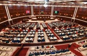 Началось последнее пленарное заседание осенней сессии Милли Меджлиса