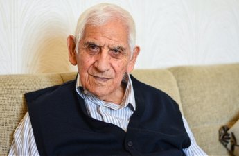 Xalq şairi xəstəxanadan evə buraxıldı