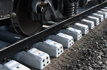 Bu qatar 12 saatdır yolda qalıb: Sərnişinlər çətin vəziyyətdə