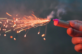 İtaliyada Yeni il gecəsi fişəng partlaması nəticəsində bir nəfər ölüb