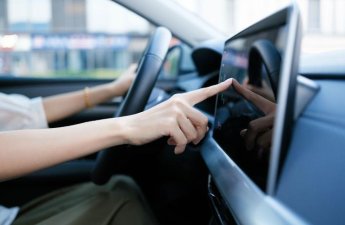 Avtomobillərdə pul verdiyimiz, amma istifadə etmədiyimiz 5 funksiya