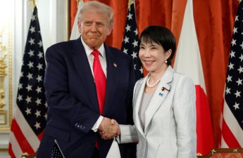 Премьер Японии приняла приглашение Трампа посетить США весной