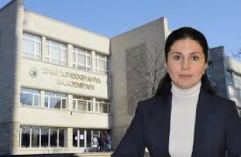 Ali təhsili olmayan rəqqasə necə REKTOR oldu?