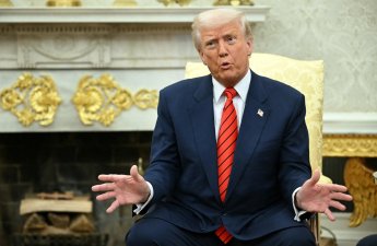 Tramp Venesuelaya zərbələr öncəsi milli təhlükəsizlik iclası keçirib