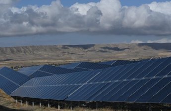 В Азербайджане продлен срок получения разрешения на строительство СЭС в Гарадаге
