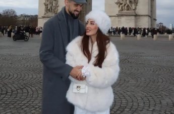 “Qarabağ”ın ulduzu bloqer xanımı ilə Parisdə - FOTOLAR