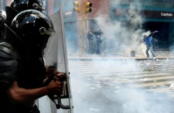 Venesuela prezident sarayı yaxınlığında yenidən partlayışlar və atəş səsləri eşidildi...