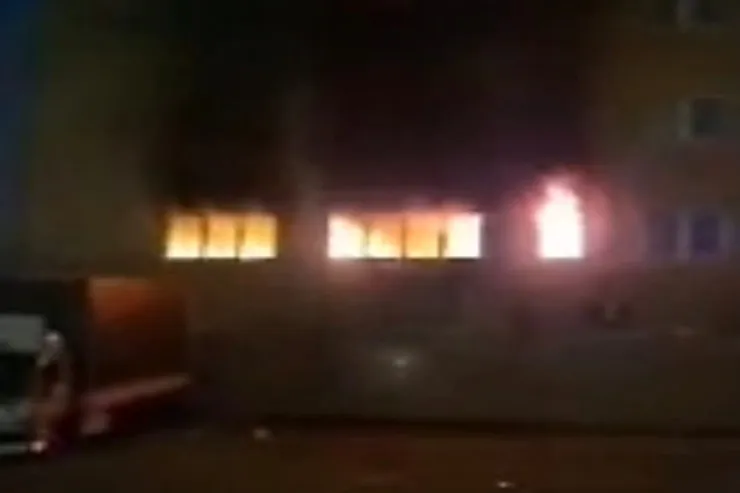 İranda etirazların 10-cu günü: İslam Şurasının binası yandırıldı - VİDEO