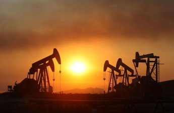 Цена на Brent опустилась ниже $60 за баррель впервые с середины декабря 2025 года