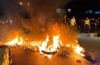 Etirazçılar İranda bu iki şəhəri ələ keçiriblər? - VİDEO