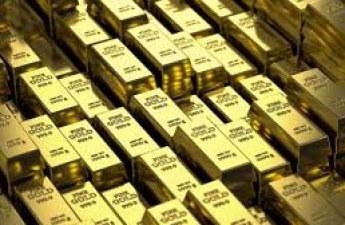 Мировые цены на золото и серебро снизились на фоне укрепления доллара