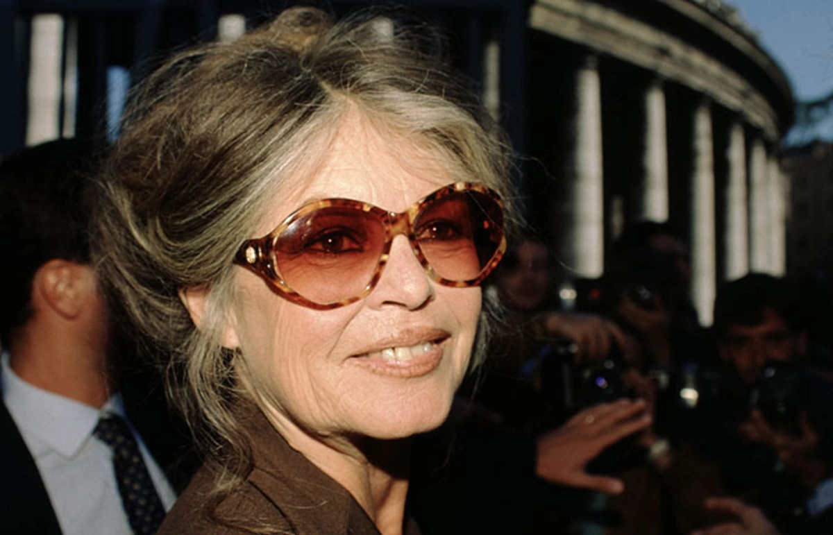 Bricit Bardo dəfn edildi