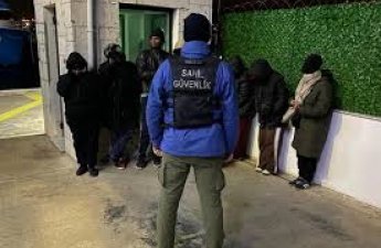 В Измире задержаны 10 нелегальных мигрантов и торговцы людьми