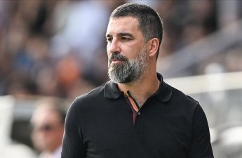 Arda Turan ona yarım kilo qızıl HƏDİYYƏ ETDİ - FOTOLAR