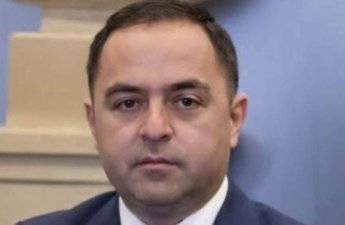 Cəmi bir gün vəzifəsiz qaldı