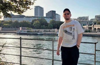 Журналист из России найден мертвым в пригороде Парижа