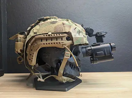 В Армении начался суд над офицером, продавшим свыше 30 приборов ночного видения