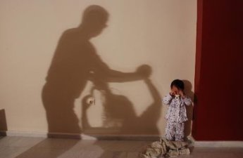 Zorakılıq tərbiyə deyil: Ailədə böyüyən travmalar cəmiyyətə necə qayıdır? — Sosioloq Üzeyir Şəfiyev açıqlayır