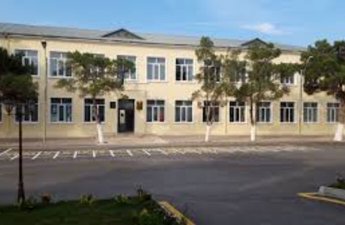 Bakıda orta məktəbdə müəllim direktor müavinini döydü