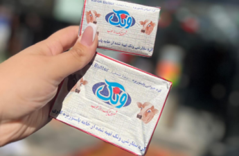 İrandan vaxtı keçmiş yağlar gətirilir - Üzərindəki yazılardan isə heç nə başa düşmək olmur - AÇIQLAMA