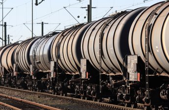 Азербайджан отправил в Армению вторую партию нефтепродуктов