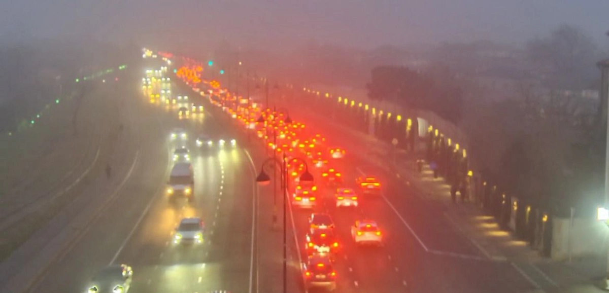 Paytaxtın bəzi küçələrində sıxlıq müşahidə olunur