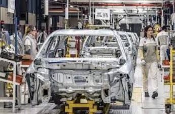 Азербайджан увеличил расходы на импорт продукции автопрома из Турции примерно на 2%