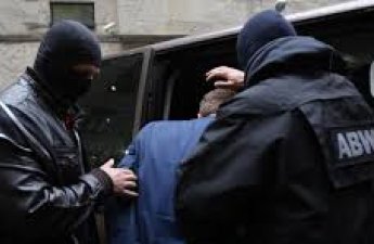 В Польше задержан мужчина, разбросавший навоз возле дома министра