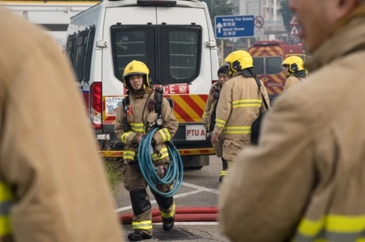 В Гонконге при пожаре в высотном здании погиб мужчина