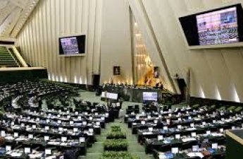 На фоне протестов в Иране началось экстренное заседание парламента