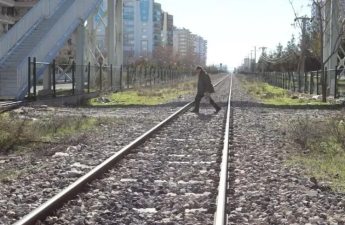 Xaçmazda 59 yaşlı kişini qatar vurdu, çox yaşamadı