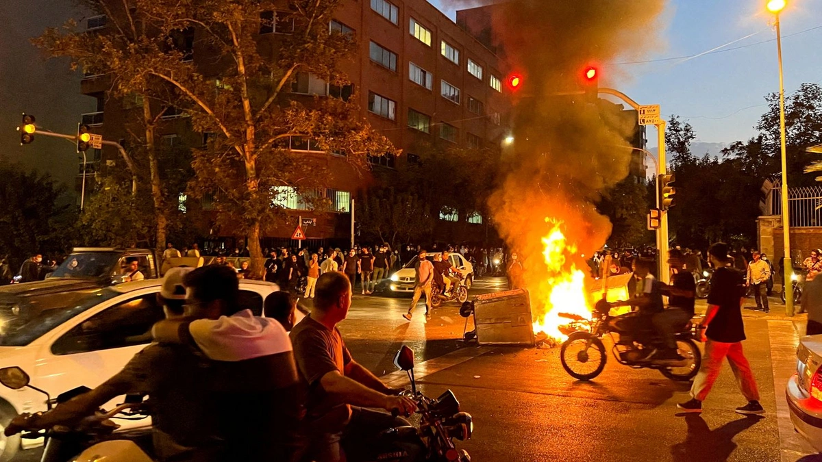 İran polisi Luristanda iğtişaşların 100-dən çox iştirakçısını saxlayıb