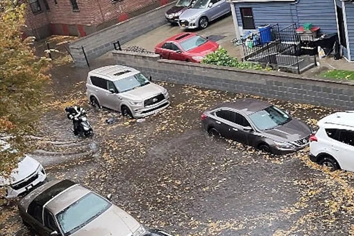 В Малайзии тысячи людей эвакуировали из-за стихии