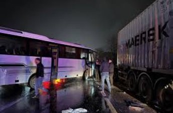 В массовом ДТП на трассе Измир-Стамбул погиб один, пострадали 10 человек