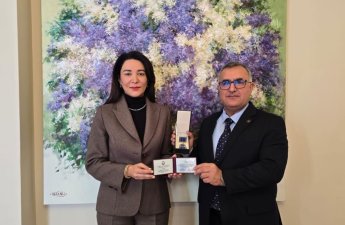 Nadir Adilova yubiley medalı təqdim edildi - FOTO
