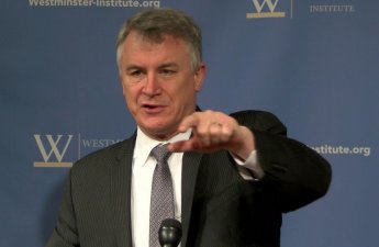 İranda hakimiyyətə Səfəvilər sülaləsi gəlsin - Buşun müavini